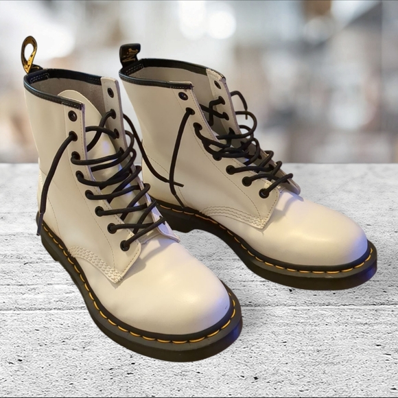 Dr Martens 11821 White Boots Size 9 - Picture 5 of 15